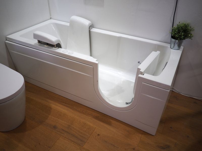 Luxury Walk-In Bathtub