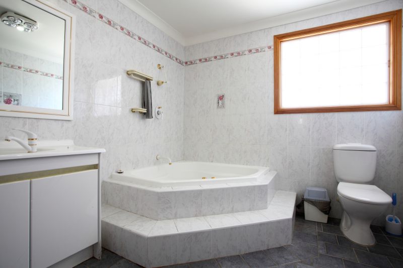 Cost of Bathtub Installation in Bear, DE